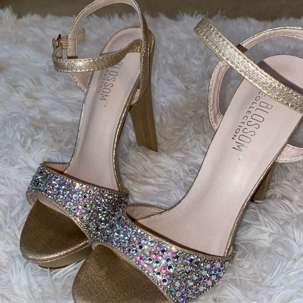 Good heels with diamonds.
